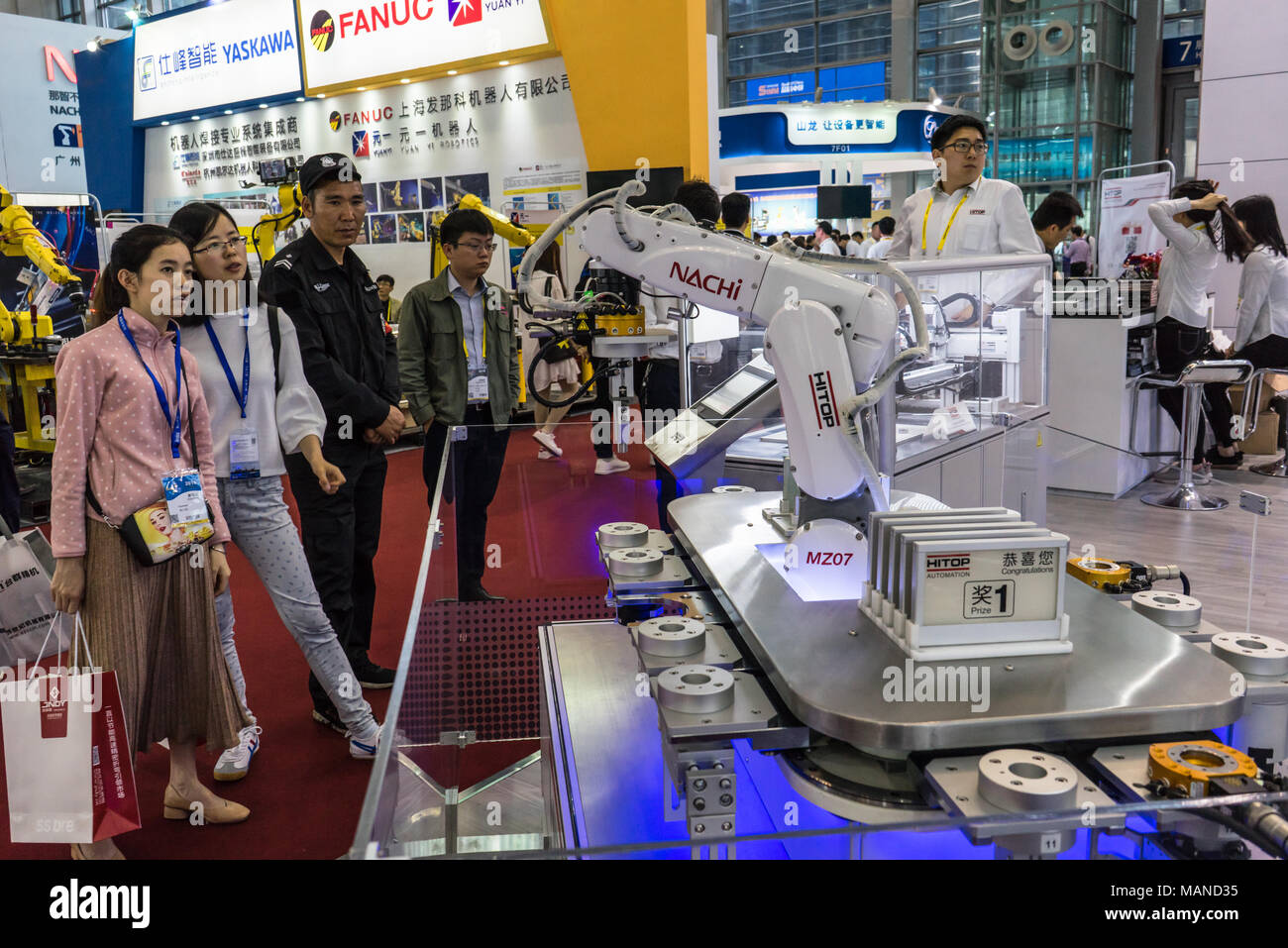 Roboterarm Ausstellung auf der Messe in Shenzhen, China Stockfoto