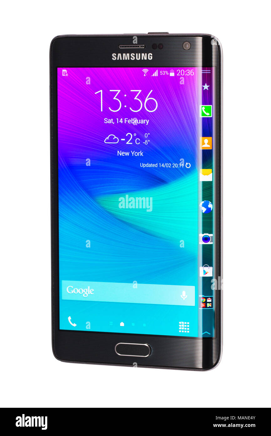 Varna, Bulgarien - 14. Februar 2015: Studio geschossen von einem schwarzen Samsung Galaxy Edge Smartphone, mit 16-mP-Kamera, Quad-core 2,7 GHz und 5.6 "Gekrümmte Stockfoto