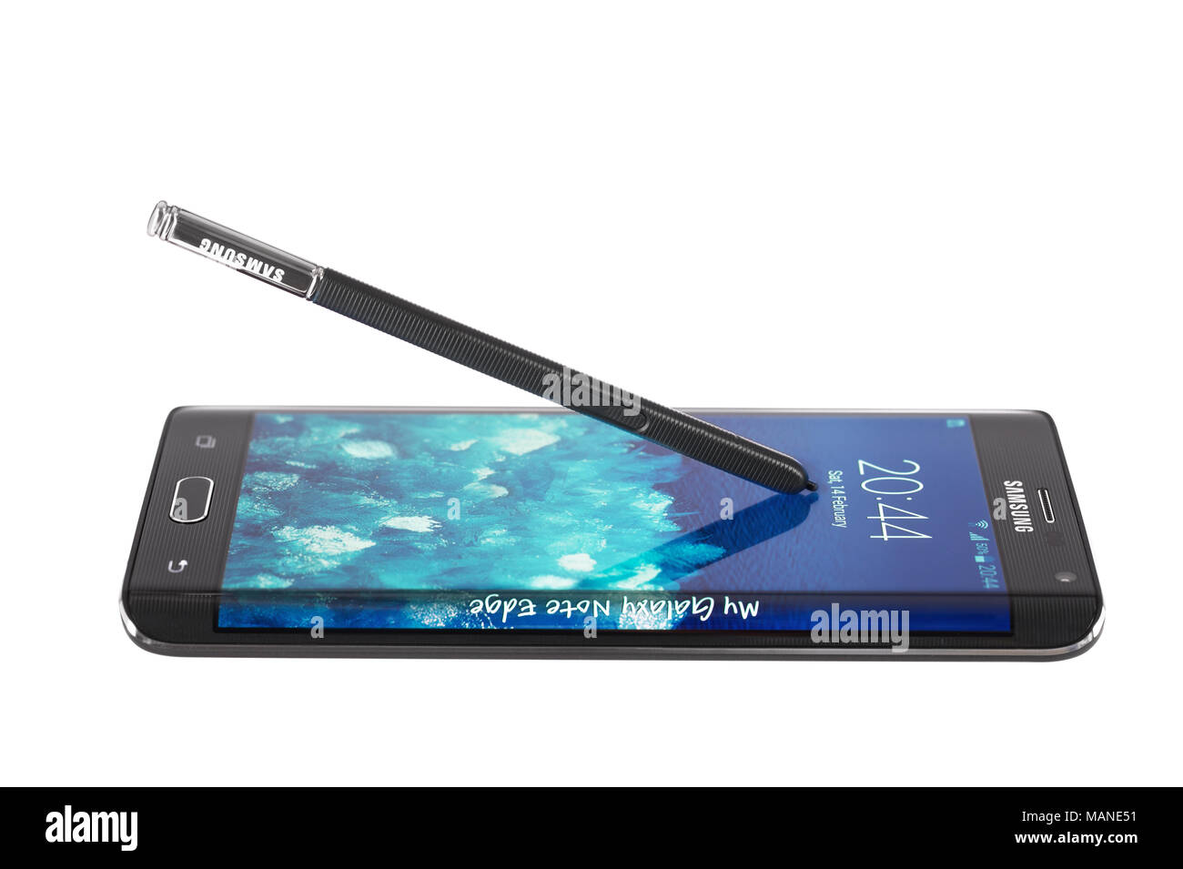 Varna, Bulgarien - 14. Februar 2015: Studio geschossen von einem schwarzen Samsung Galaxy Edge Smartphone, mit 16-mP-Kamera, Quad-core 2,7 GHz und 5.6 "Gekrümmte Stockfoto