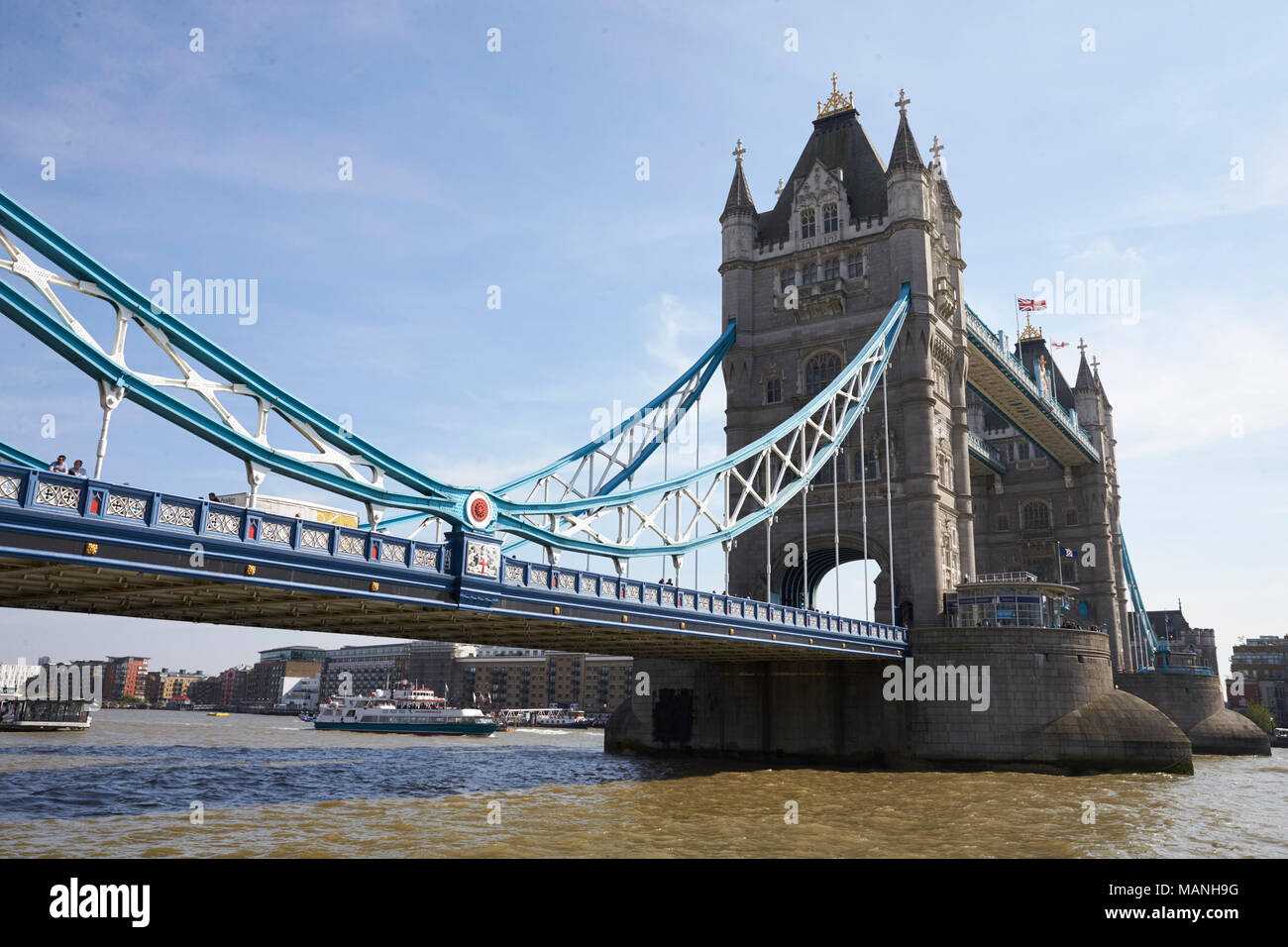 LONDON - Mai, 2017: die Tower Bridge über die Themse, City of London, London, in der Nähe Stockfoto