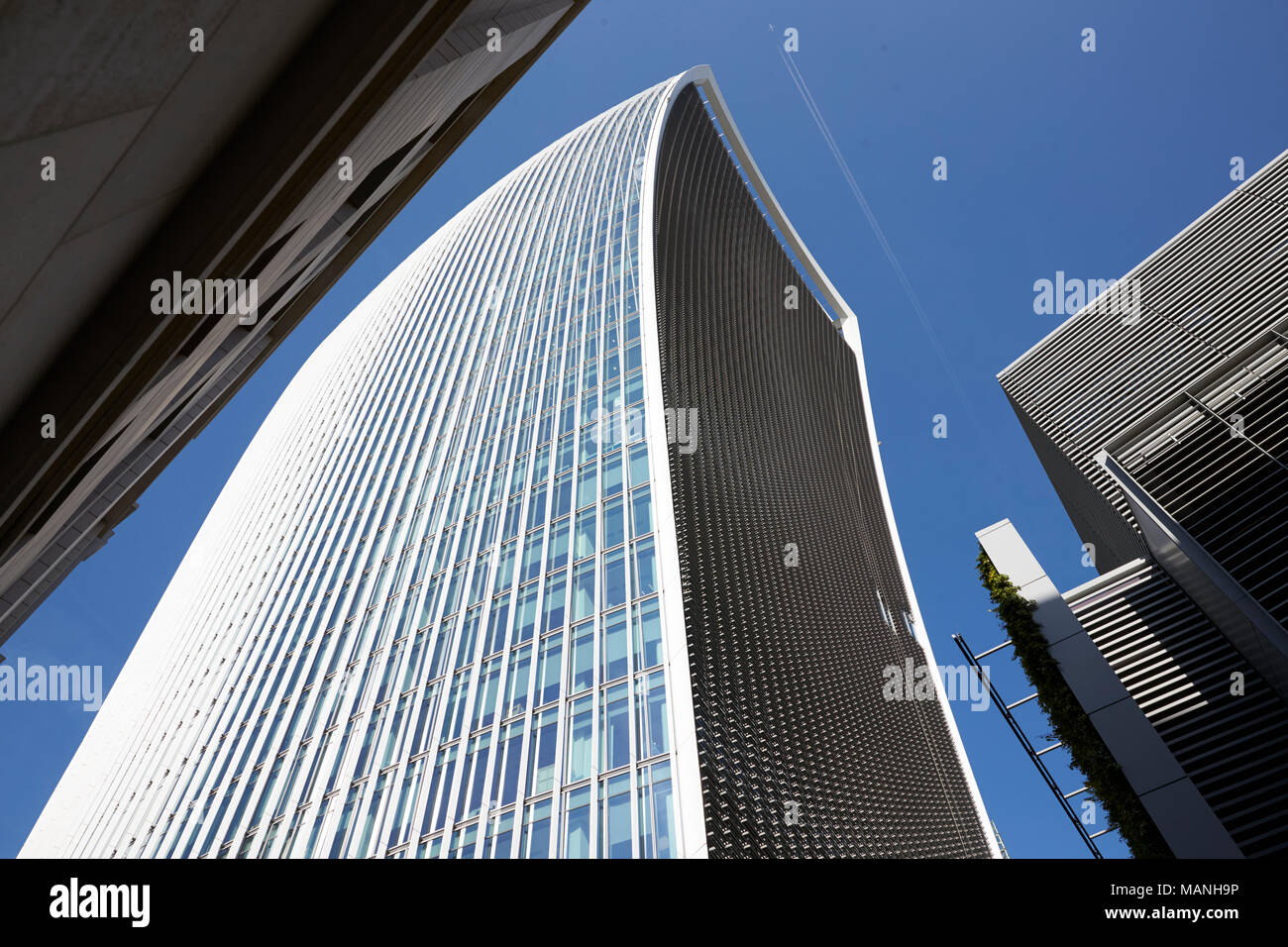 LONDON - Mai, 2017: Low Angle View der Walkie Talkie Gebäude, 20 Fenchurch Street, City of London, London Stockfoto