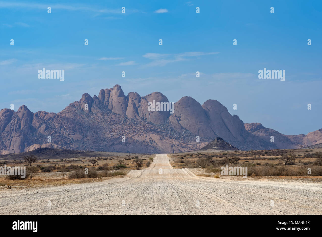 Die Spitzkoppe, Ansicht von der Straße D 3716, Erongo Region, Damaraland, Namibia, Afrika Stockfoto