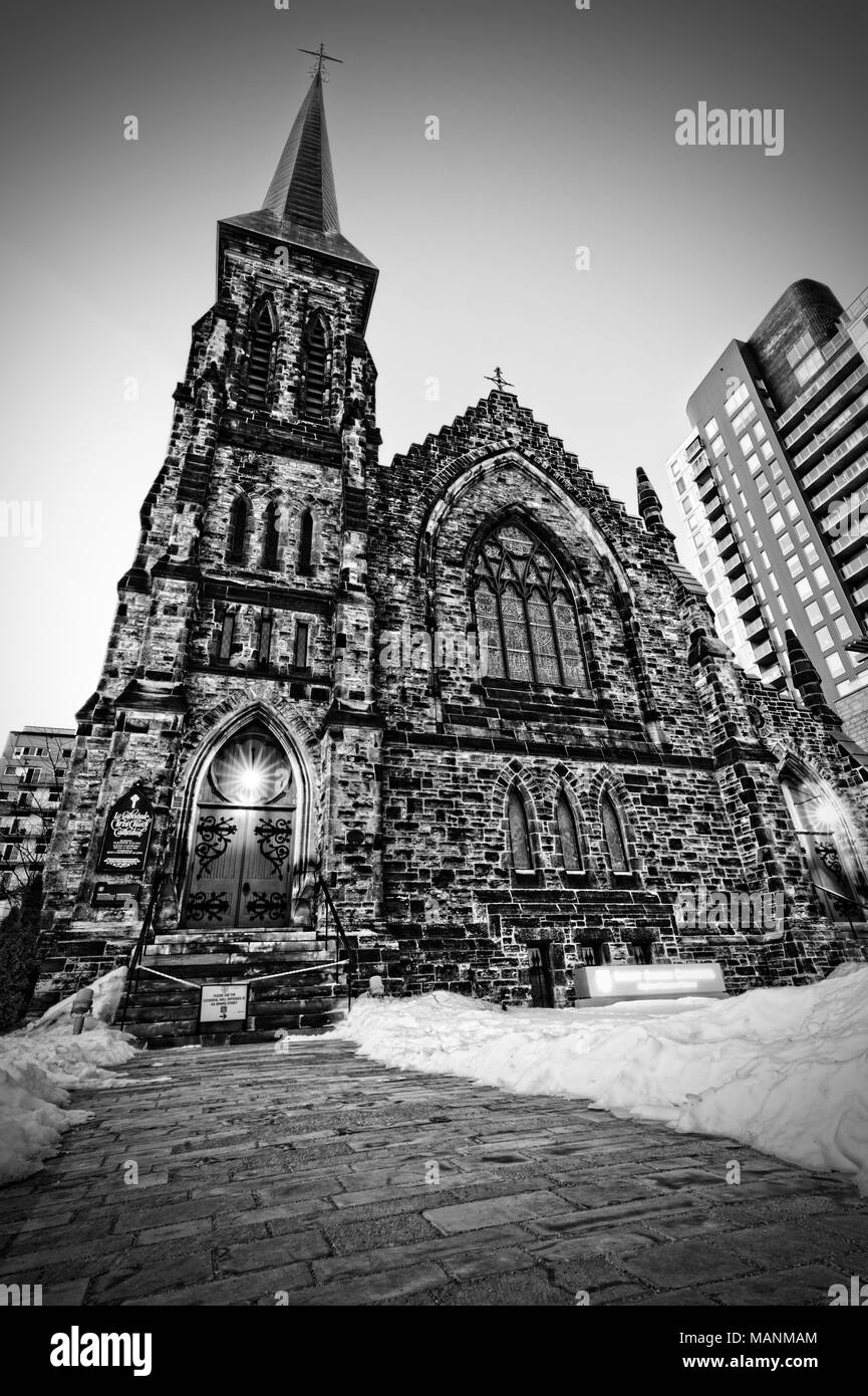Die Christ Church Cathedral in Ottawa, Ontario, als am 26. März 2018 von Sparks Street gesehen Stockfoto
