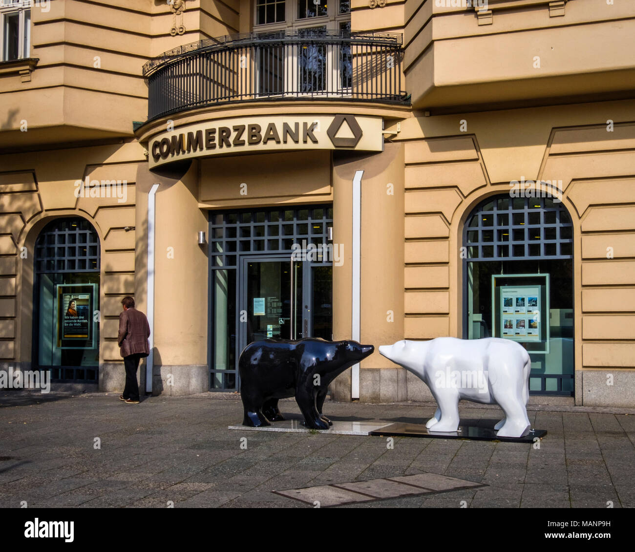 Weisser Bar Von Berlin Stockfotos Und Bilder Kaufen Alamy