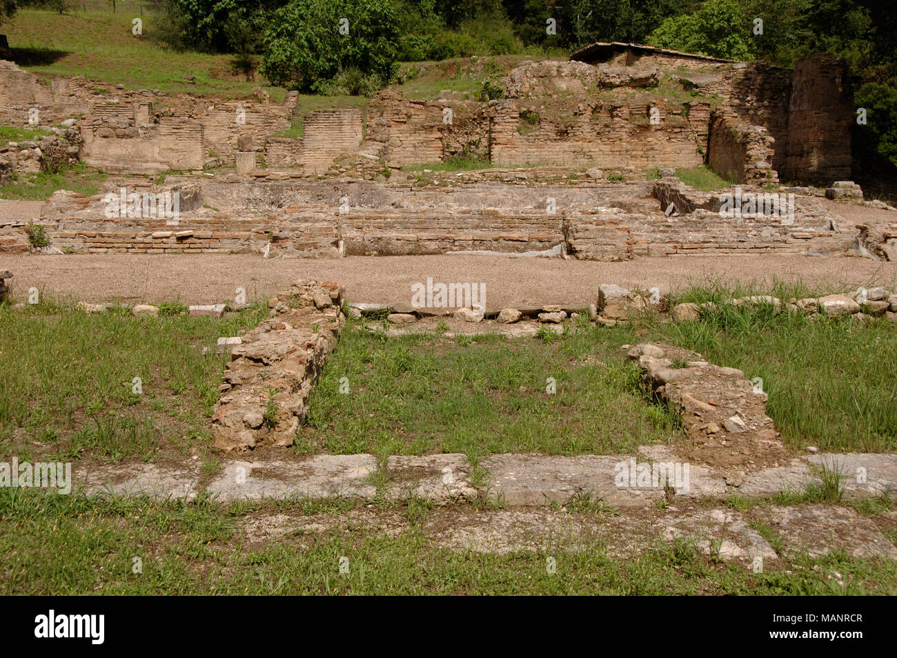 Griechenland. Olympia. Kronon Bäder. Sie wurden während der hellenistischen Zeit (2. Jahrhundert v. Chr.) gebaut und wurden während der Römischen Zeit verwendet. Blick auf die Ruinen. Peloponnes. Stockfoto