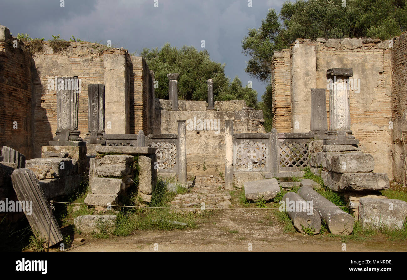 Griechenland. Olympia. Workshop der Pheidias. Rechteckiges Gebäude, Ca. 430 v. Chr.. Wo Pheidias der berühmten cult Statue des Zeus gebaut. Das Gebäude wurde später in ein Byznatine Kirche incoporated. Elis Region Peloponnes. Stockfoto