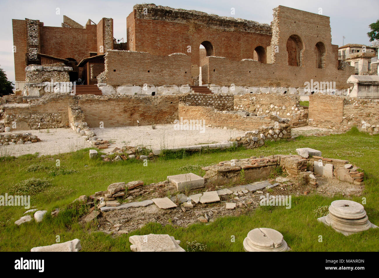 Patras, Griechenland. Blick auf die römische Odeon. Jahrhundert v. Chr.. Peloponnes. Stockfoto