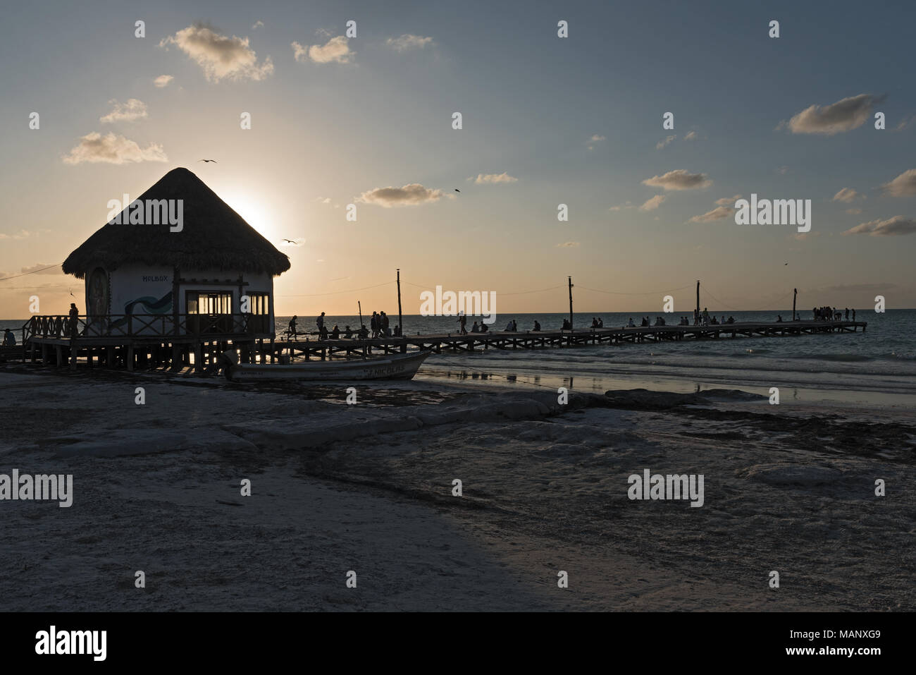 Der Strand bei Sonnenuntergang der Insel Holbox, Mexiko Stockfoto