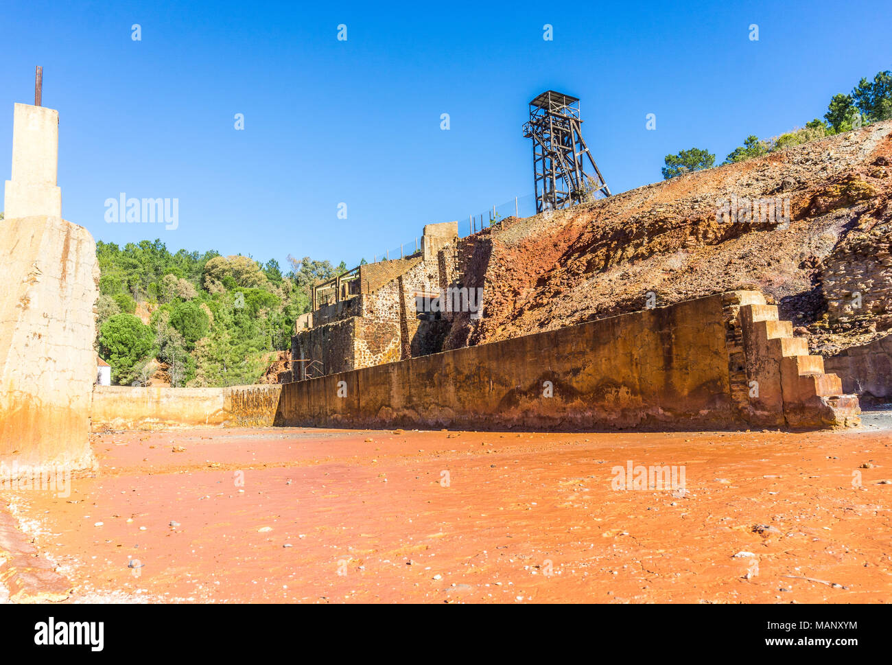 Bergbau Museum mit alten Welle in Pena del Hierro, Nerva, Huelva, Spanien Stockfoto