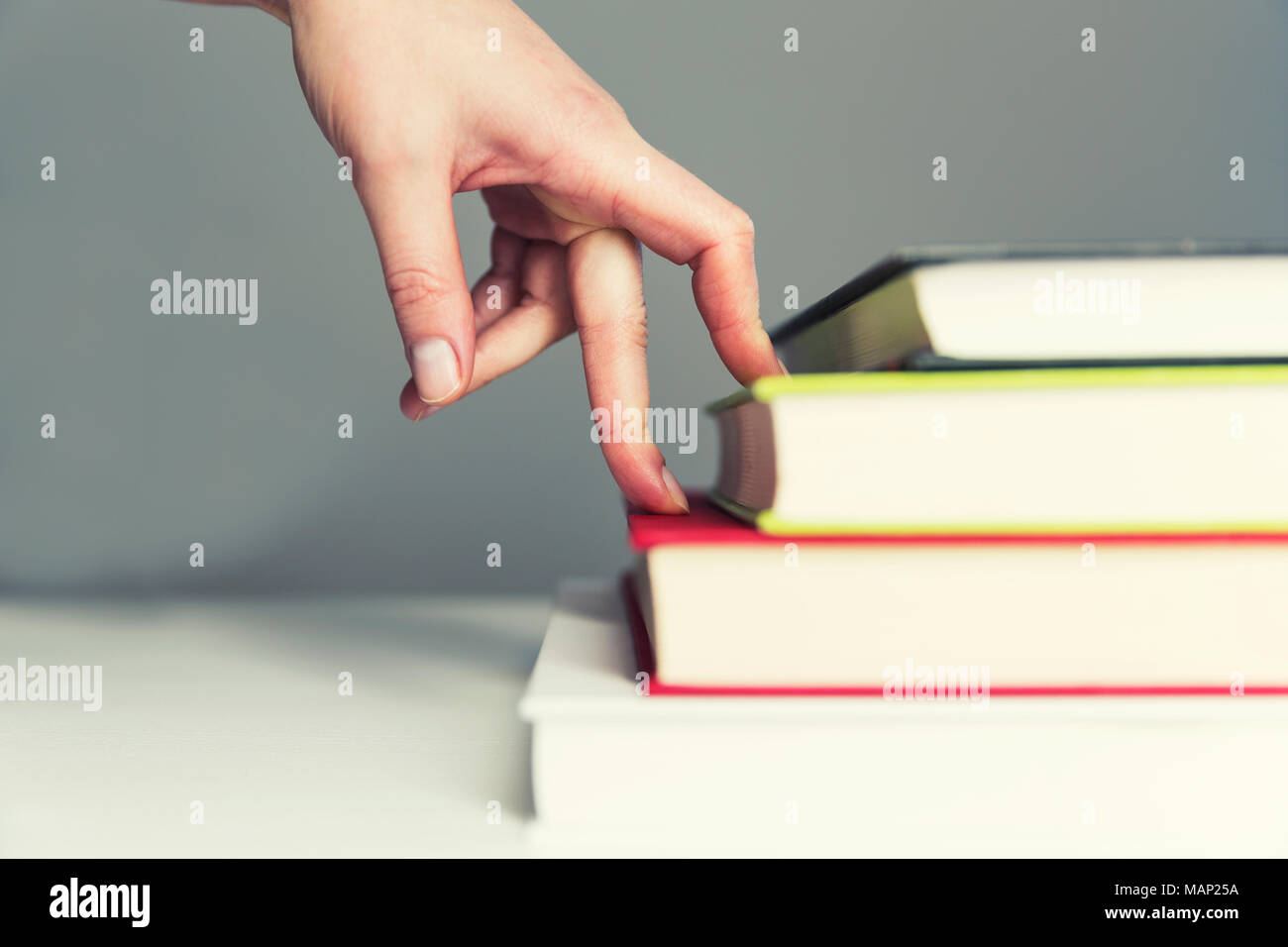Wachstum Konzept, erreichen Ziel, Schritt für Schritt. Business Beruf - Finger, Step up Stockfoto