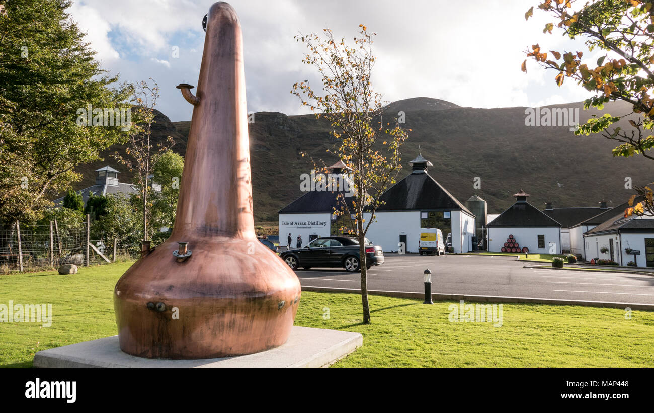 Externe Ansicht der Isle of Arran Distillery, Lochranza, Schottland, Großbritannien. Stockfoto