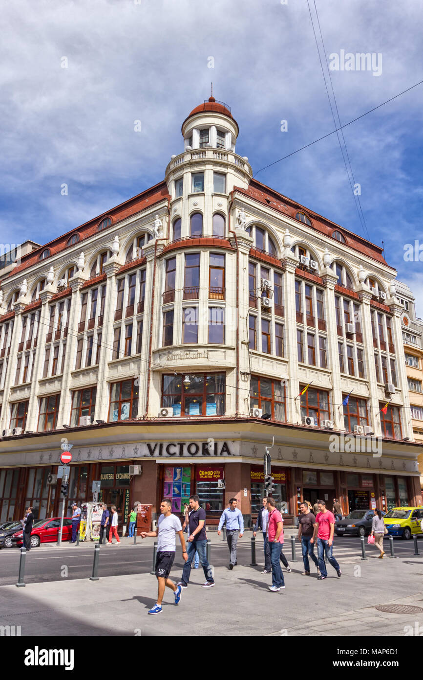 Bukarest, Rumänien - 9. Mai 2013: Alte Victoria kommerzielle Gebäude in Bukarest Zentrum im Frühjahr Stockfoto