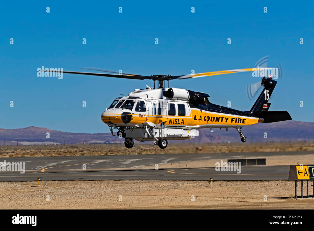 Hubschrauber LA County Fire take-off at Air Show Stockfoto