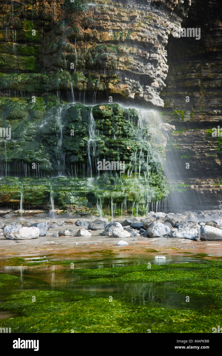 Klippe Wasserfall Dunraven Bay Glamorgan Wales (Heritage Coast) Stockfoto