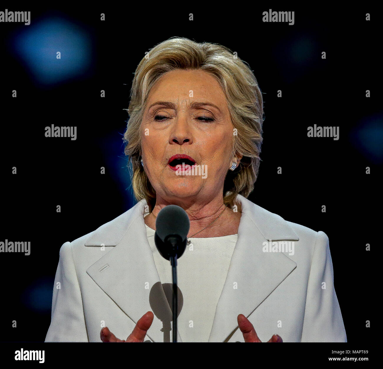 Philadelphia, Pennsylvania, USA, 28. Juli 2016 ehemalige First Lady Hillary Clinton Adressen der Democratic National Nominating Convention in der Wells Fargo Arena Stockfoto