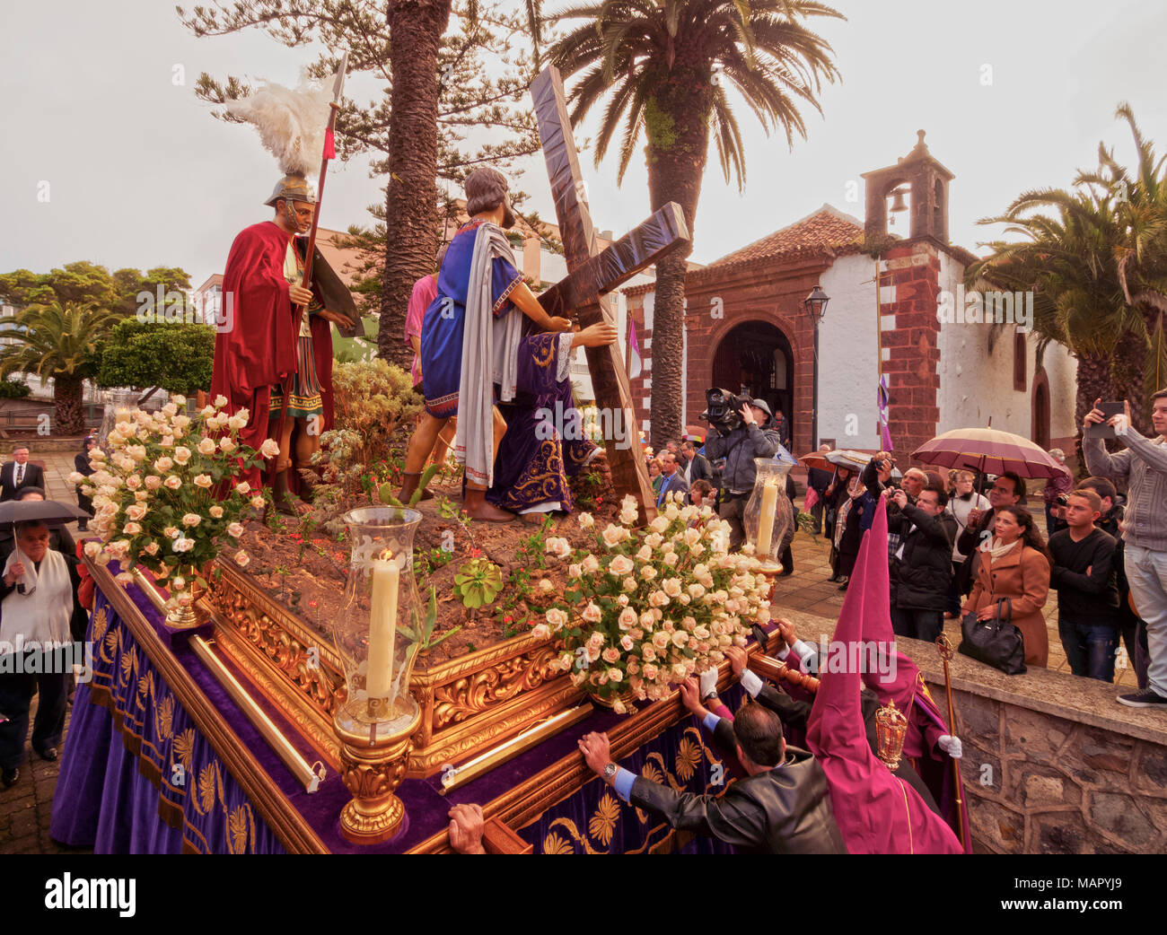 Schöne traditionelle Ostern Karwoche Prozession in San Cristobal de La Laguna, Teneriffa, Kanarische Inseln, Spanien, Europa Stockfoto