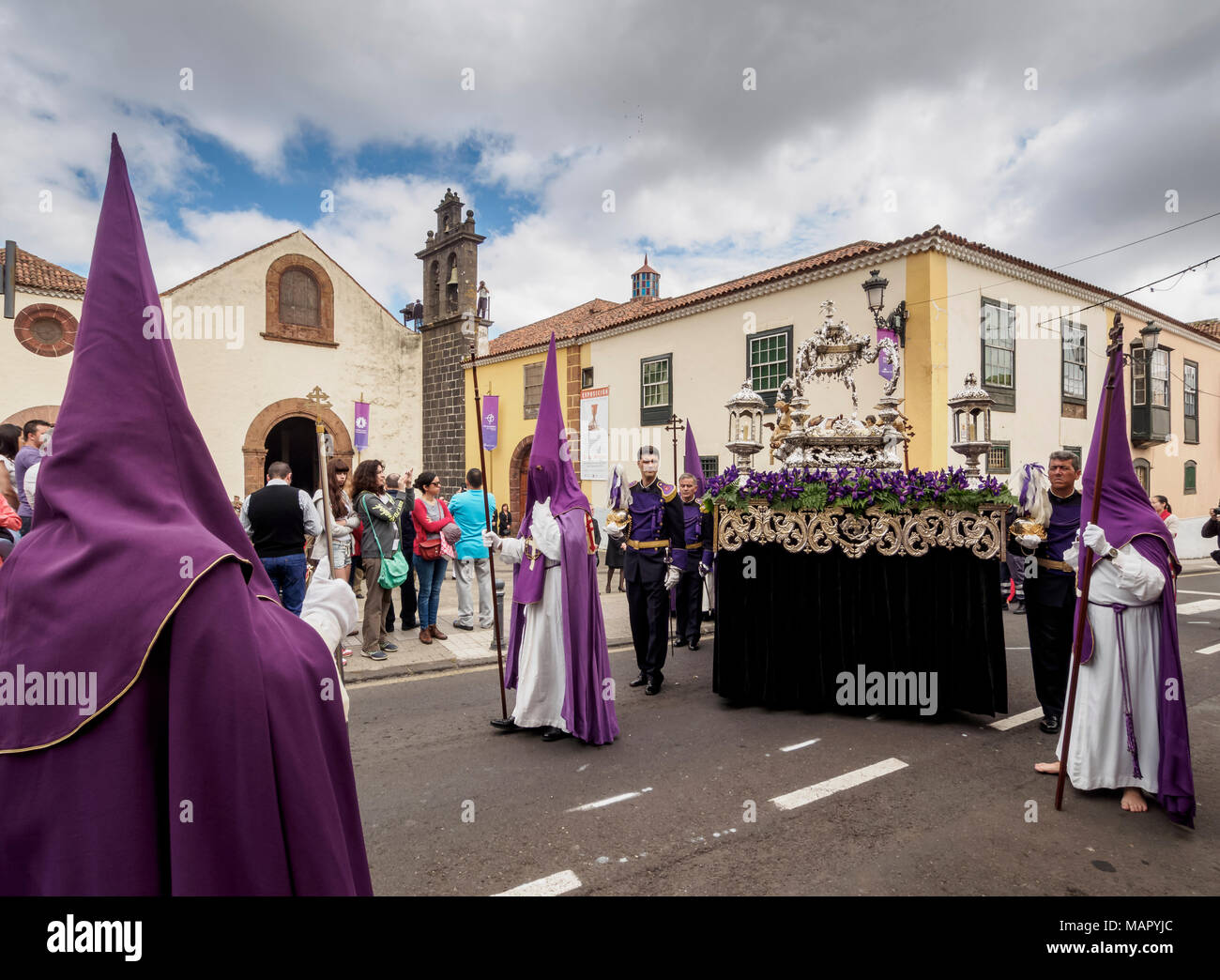 Schöne traditionelle Ostern Karwoche Prozession in San Cristobal de La Laguna, Teneriffa, Kanarische Inseln, Spanien, Europa Stockfoto