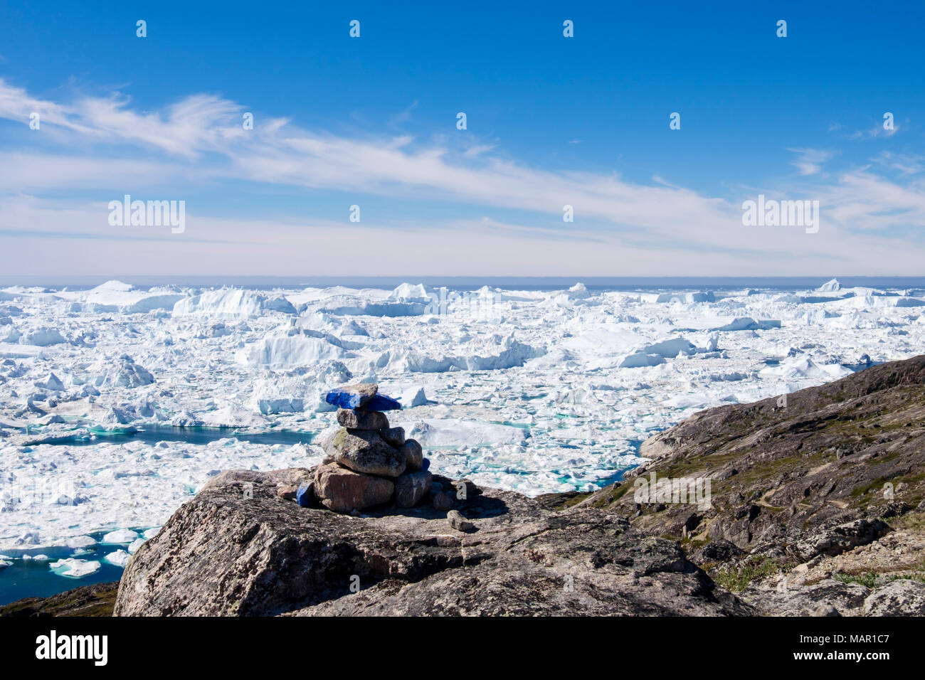 Blue Trail Holms Bakke Wanderung neben Ilulissat-eisfjord mit eisberge von jakobshavn Gletscher, UNESCO-Weltkulturerbe, Grönland, Polargebiete Stockfoto