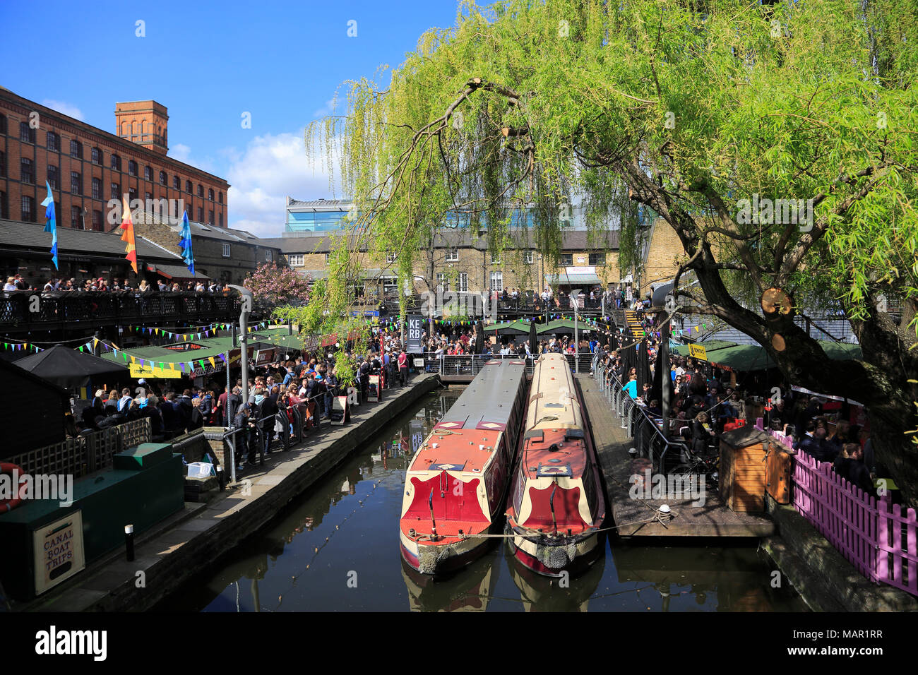 Camden Lock Market, schmale Boote, Camden, London, England, Vereinigtes Königreich, Europa Stockfoto