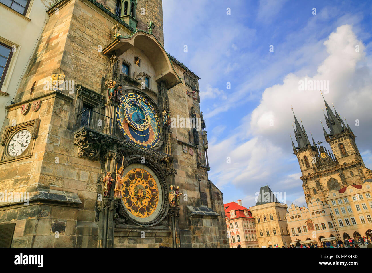 Astronomische Uhr und Tyn Kirche Old Town Square Prag Tschechische Republik Stockfoto