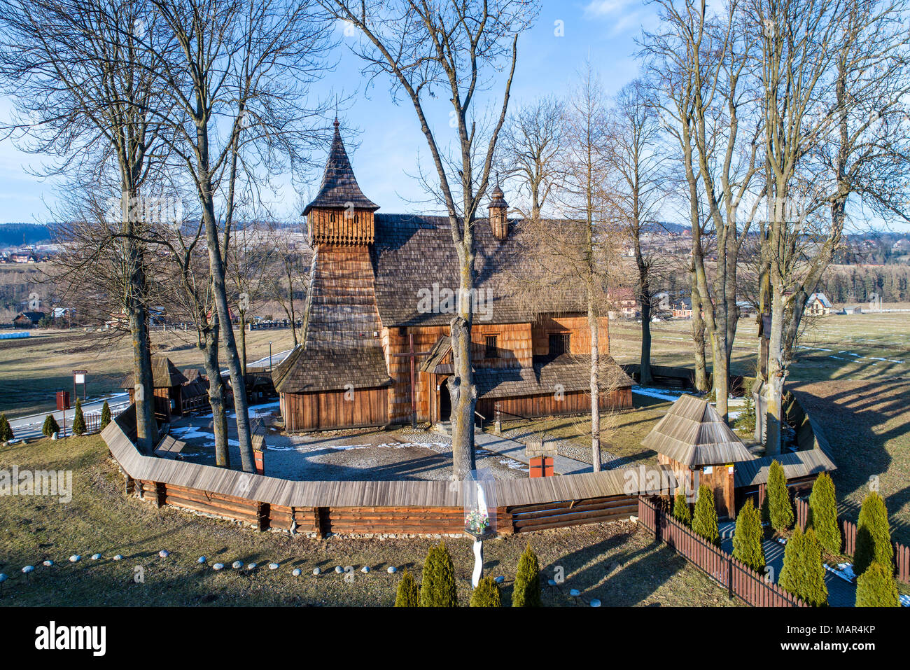 Debno, Polen. Mittelalterliche gotische Kirche des Heiligen Erzengels Michael, im 15. Jahrhundert erbaut, noch aktiv, mit der ältesten Holz polychrome in Stockfoto