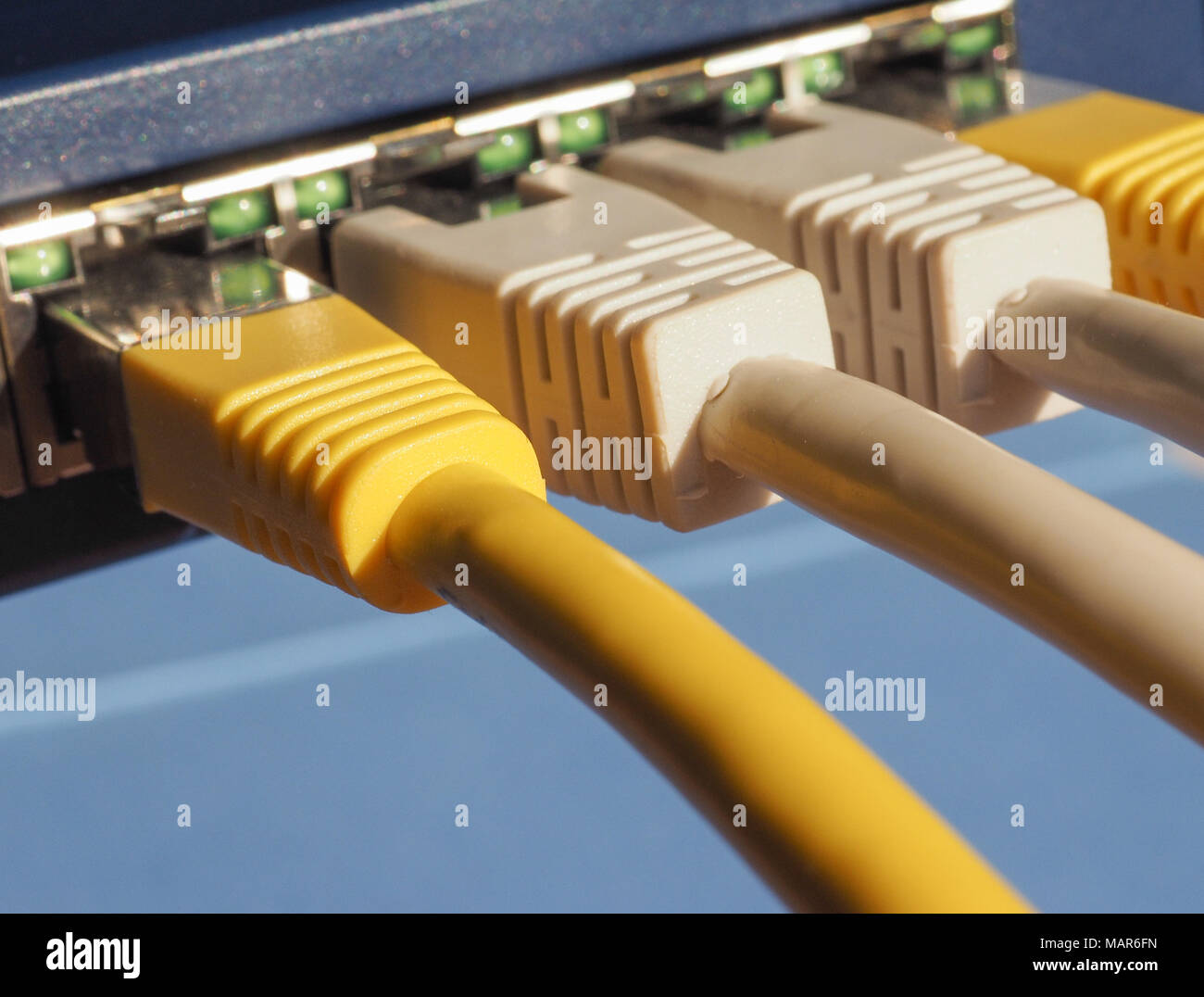 Modem Router Switch mit Ports für RJ45 Stecker in LAN Local Area