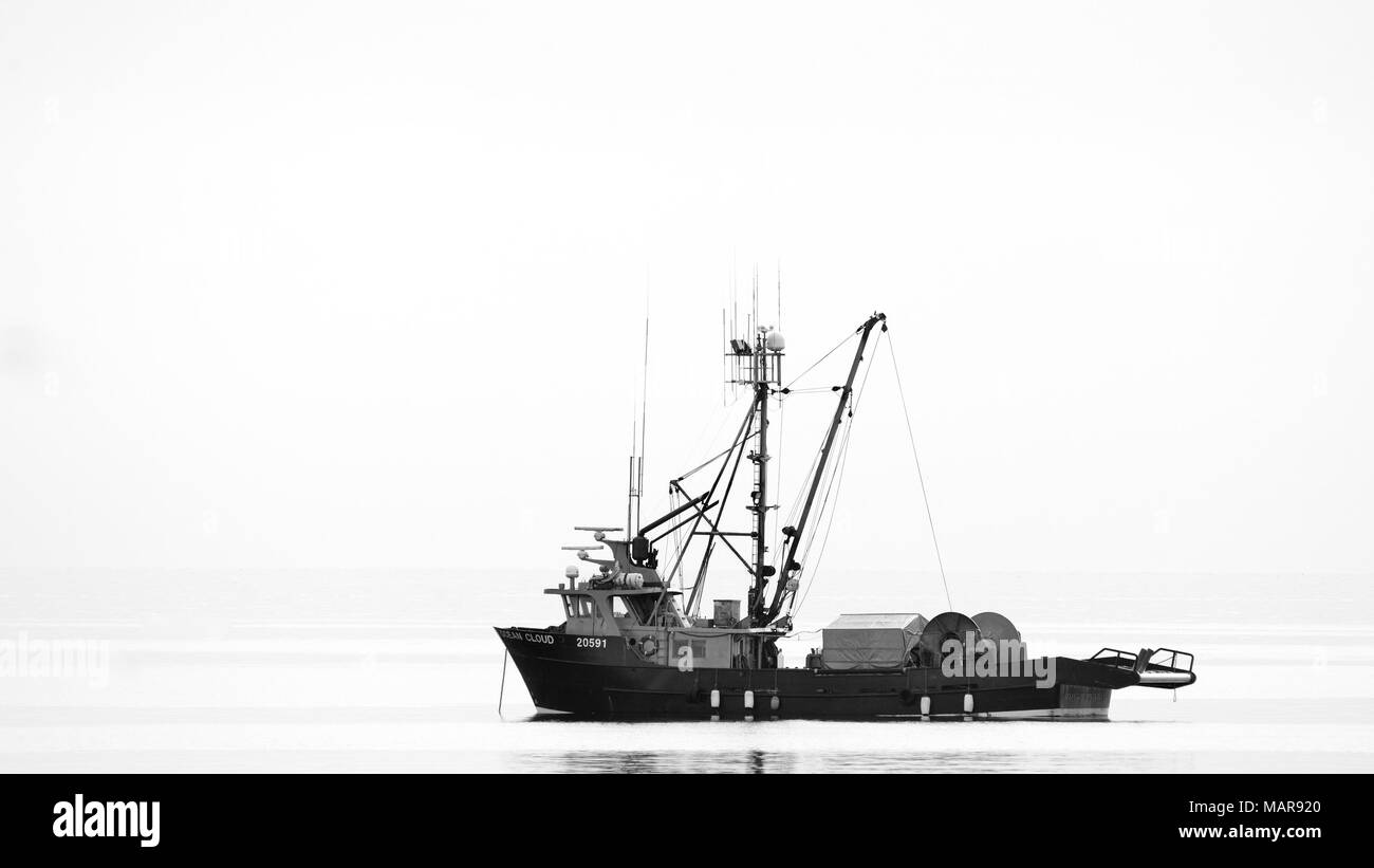Fischtrawler in der Straße von Georgia, Salish Sea, Comox, Vancouver Island, British Columbia, Kanada. Stockfoto