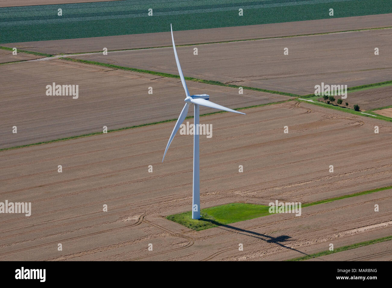 Wind Turbine aus der Luft gesehen. Dithmarschen, Schleswig-Holstein, Deutschland Stockfoto