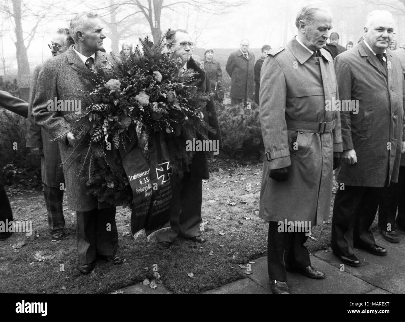 Eine Sitzung des 6 Mountain Division nördlich der Waffen-SS mit dem Gedenken an die Toten in der Nähe von Koblenz Pfaffenbeck am 18.03.1979. | Verwendung weltweit Stockfoto