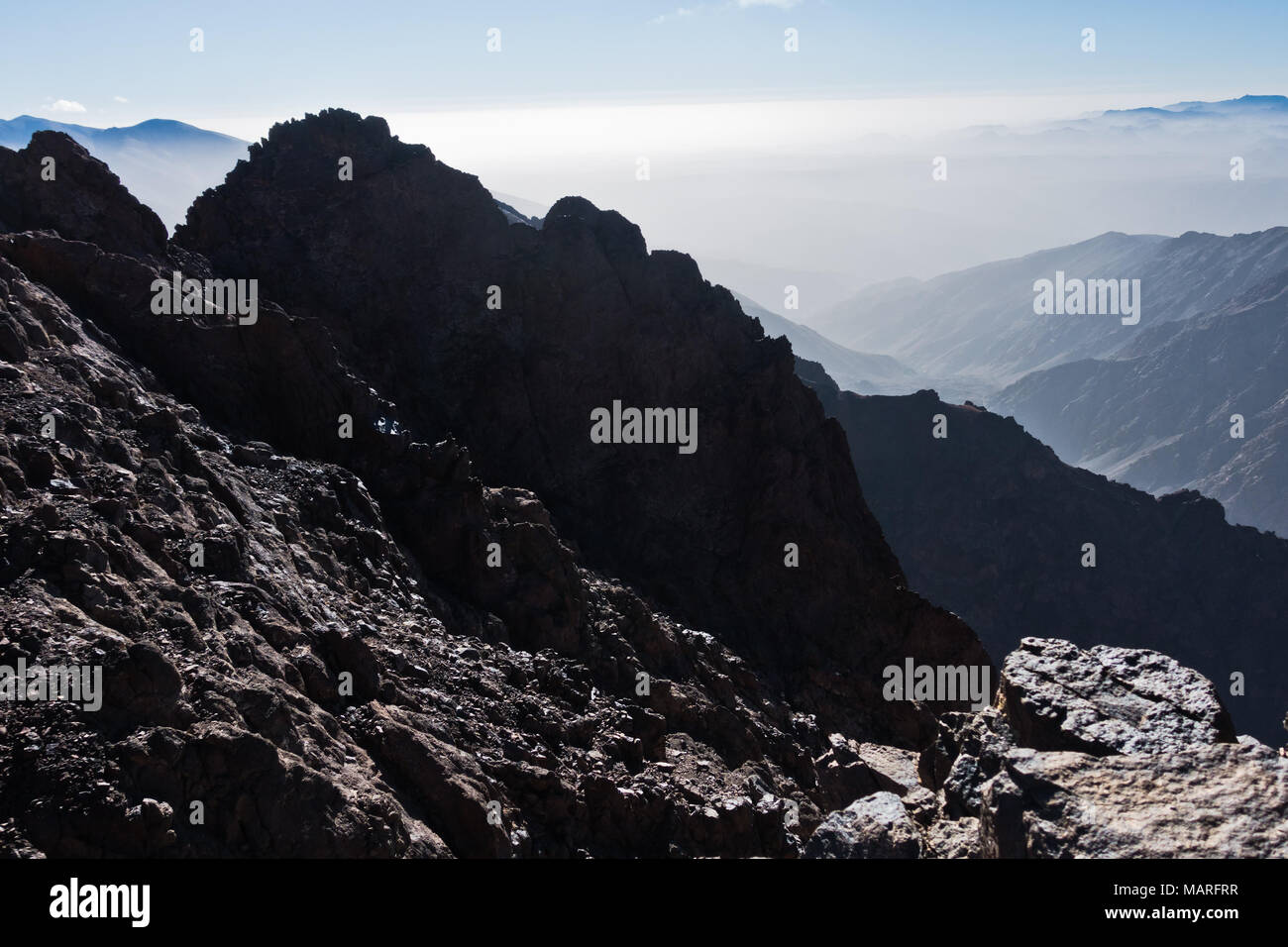 Toubkal und anderen höchsten Berggipfel der Hohen Atlas im Toubkal Nationalpark, Marokko Stockfoto