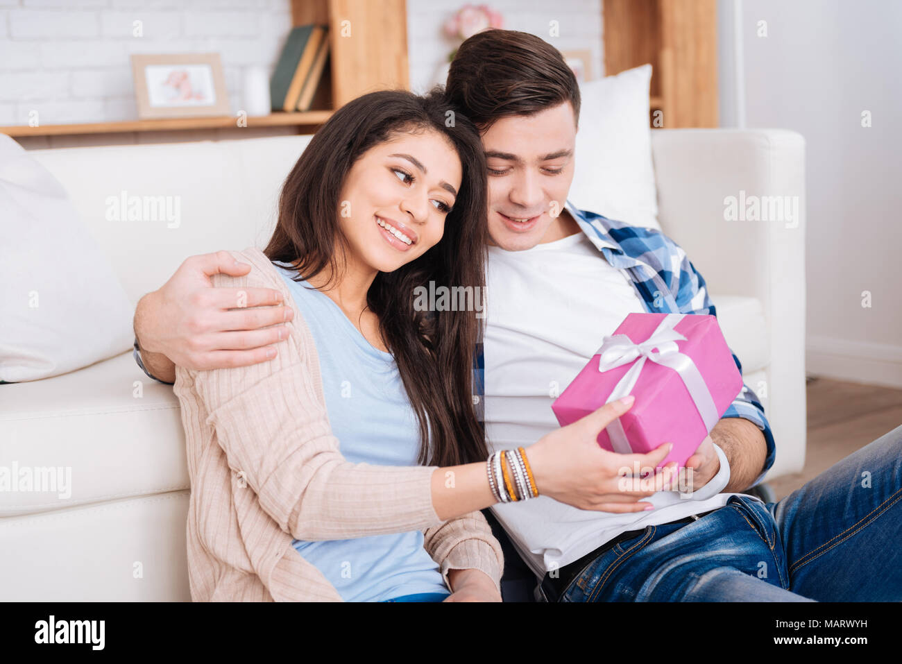 Stattliche Mann an Frau Stockfoto