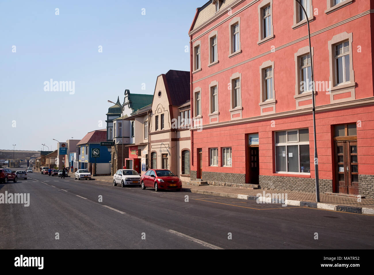 Bismarck Straße mit Gebäuden aus der Kolonialzeit in Lüderitz, Namibia, Afrika Stockfoto