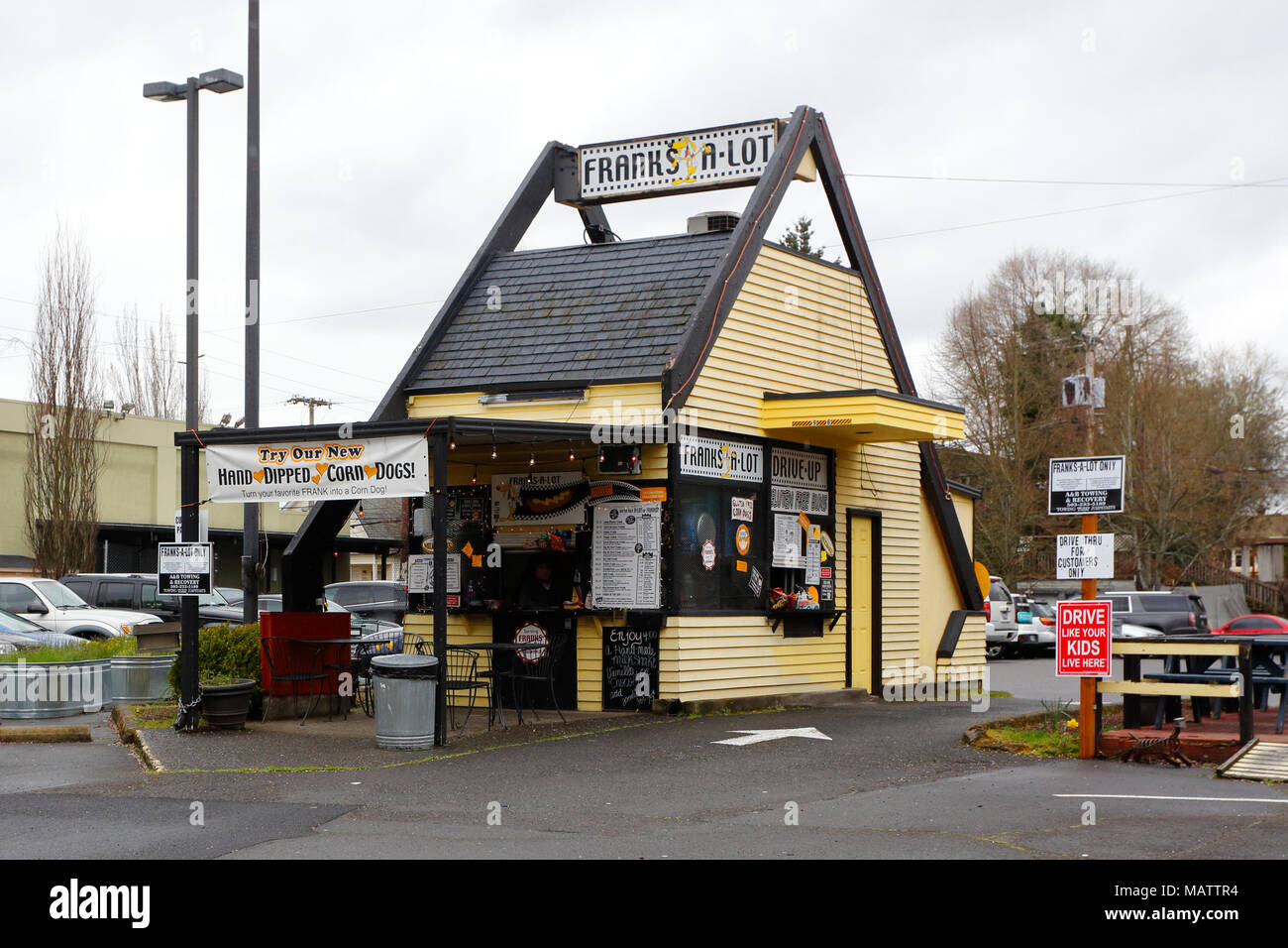 Franks-A-Lot, 2845 E Burnside St, Portland, Oregon. Außenansicht eines Hot Dog Standes im Stadtteil Kerns. Stockfoto