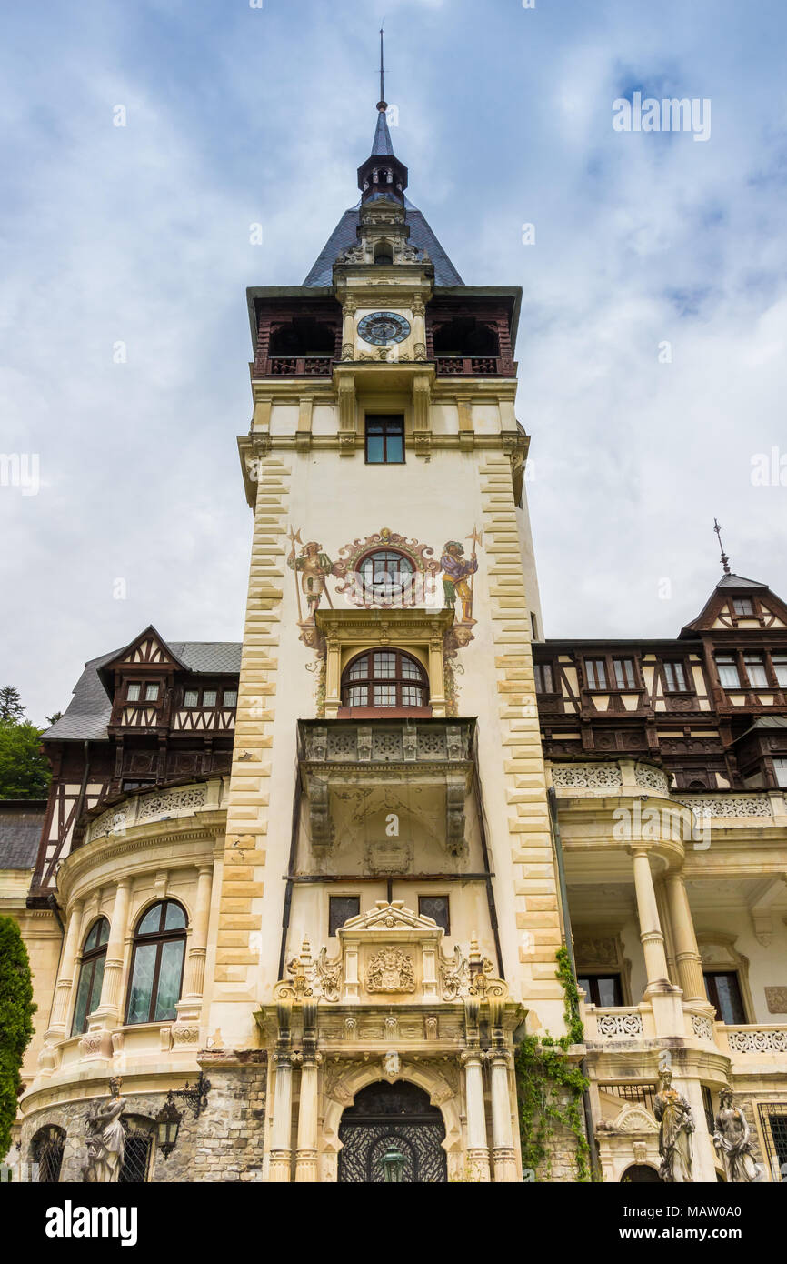 Main Tower Der er Schloss Peles in Sinaia, Rumänien Stockfoto