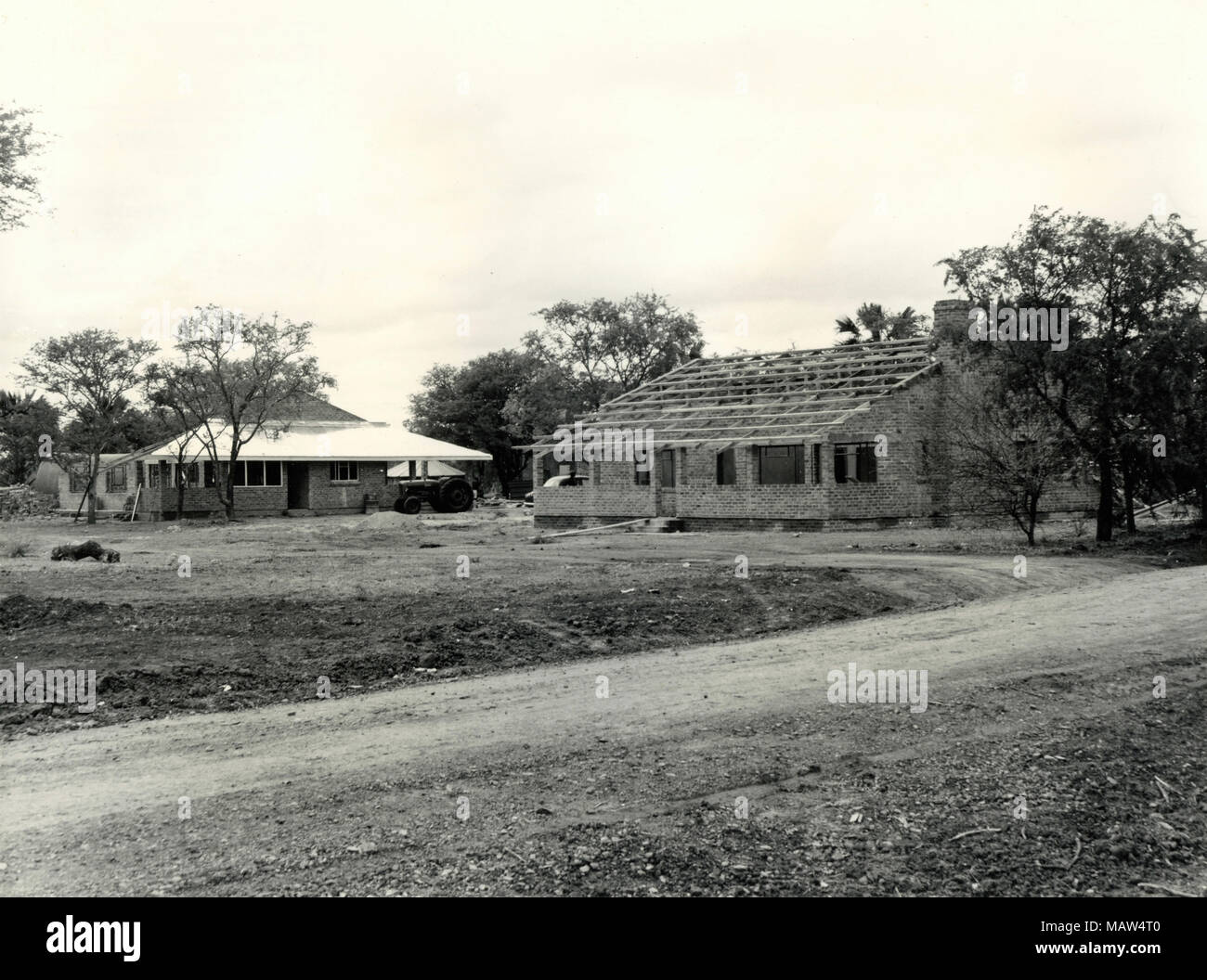 Mitarbeiter Haus im Bau, Rhodesian Auswahl Vertrauen, Kafue Pilot Polder, Sambia, Süd Rhodesien 1957 Stockfoto