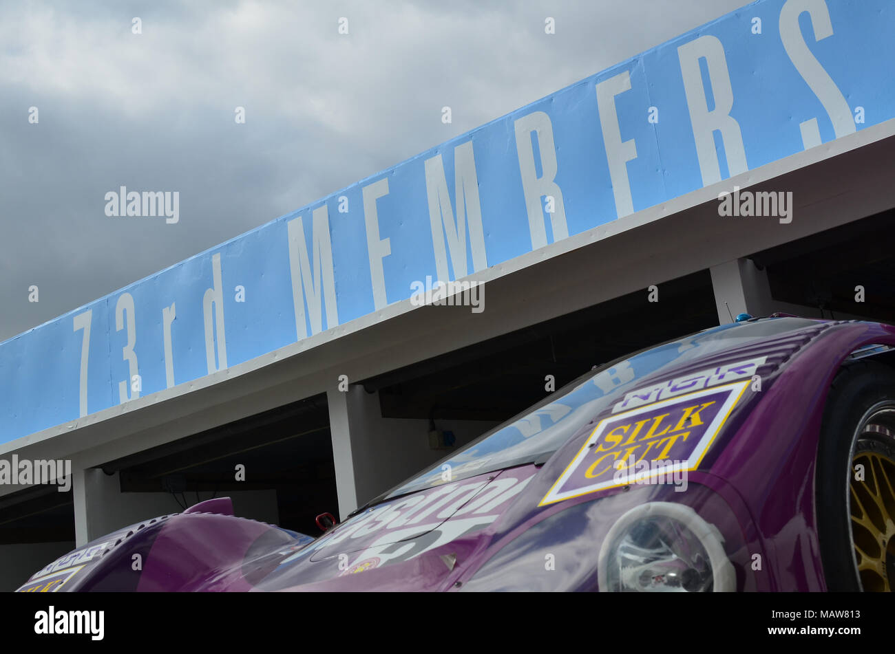 Le Mans Jaguar XJR-9 am 73. Goodwood Mitgliederversammlung 2015. Stockfoto
