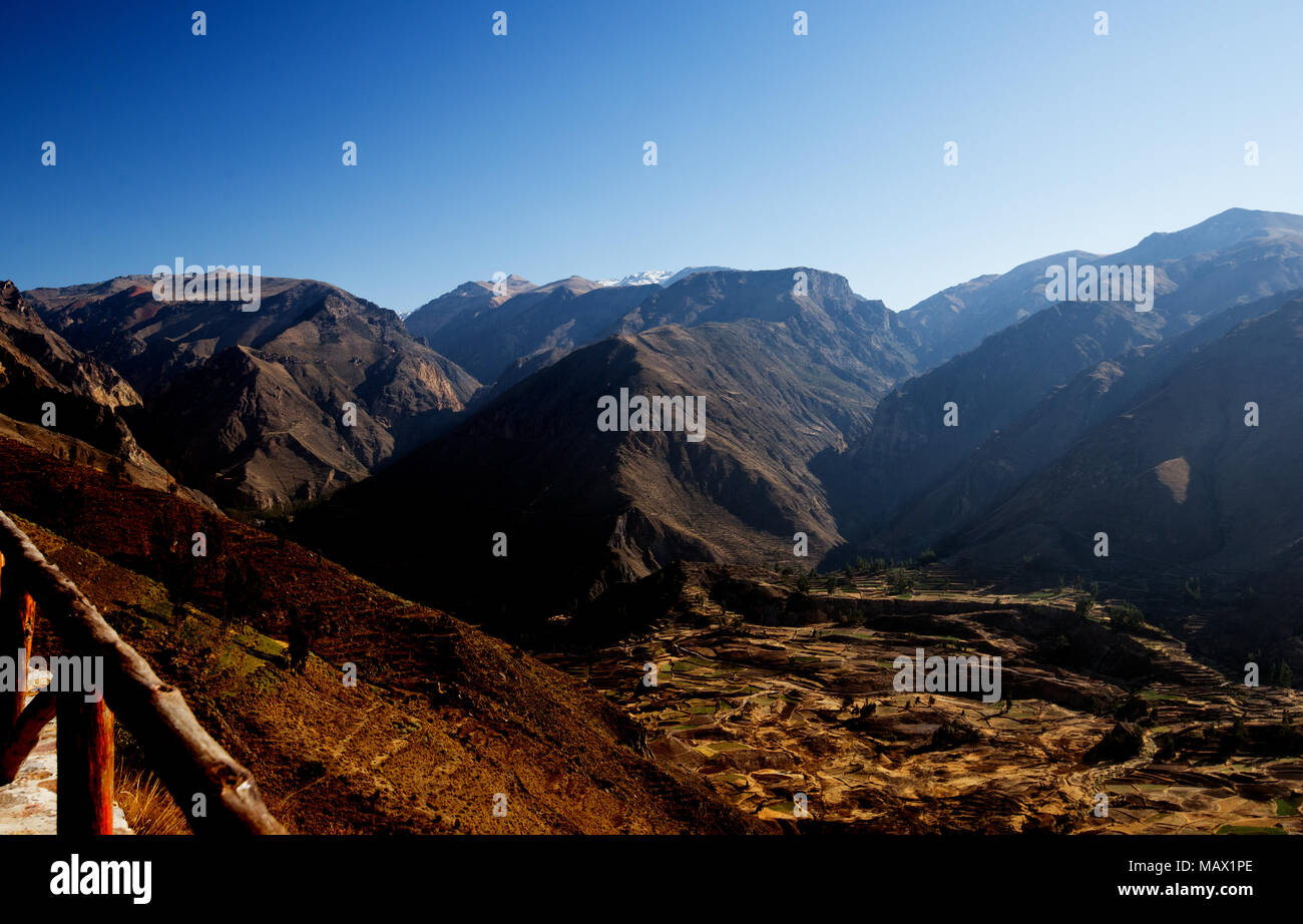 Canyon de Colca außerhalb von Arequipa Heimat wilder Kondore, liegt 5000 Meter über dem Meeresspiegel Stockfoto