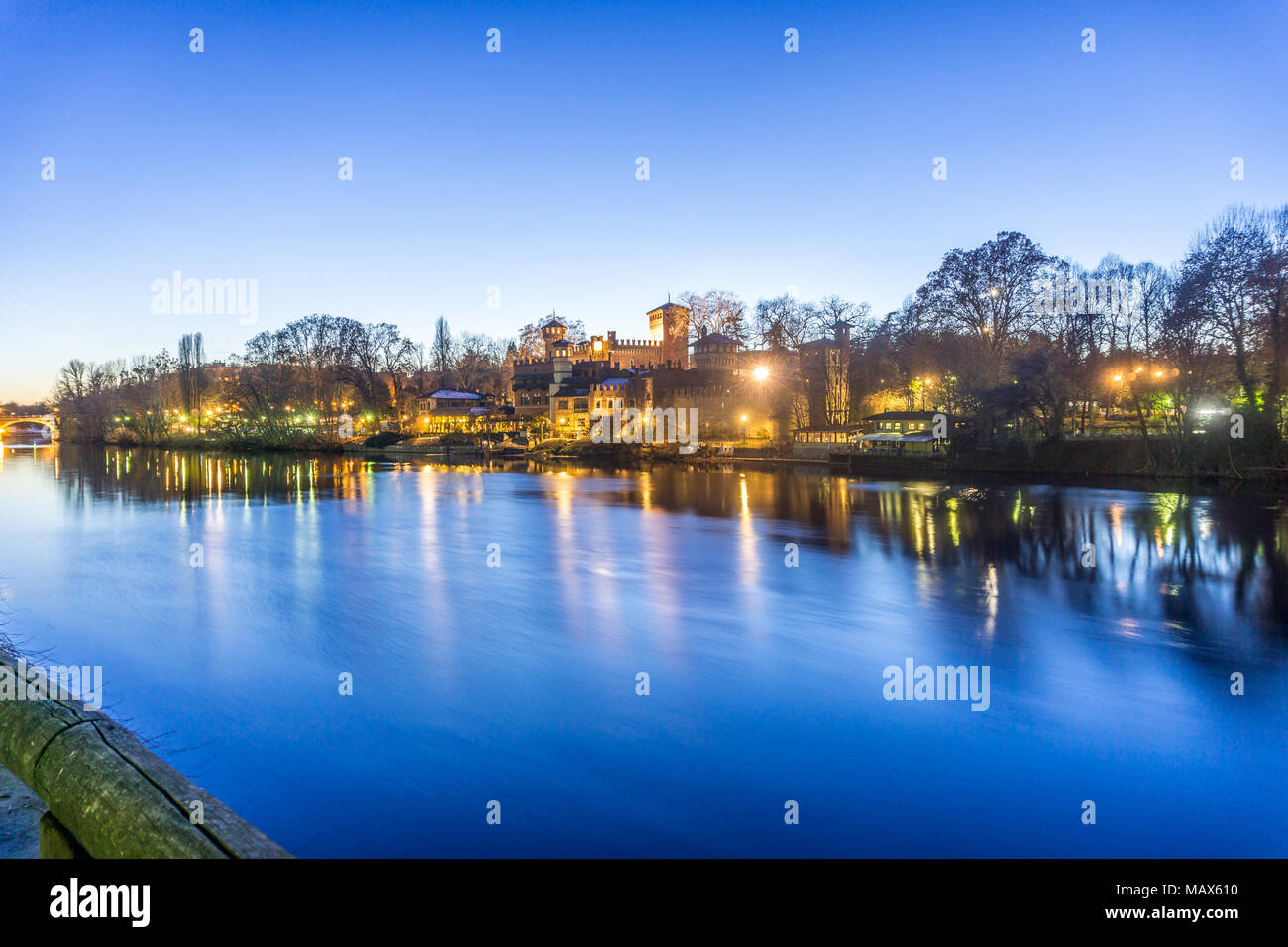 Brücke, Panorama von Turin bei Sonnenuntergang Stockfoto