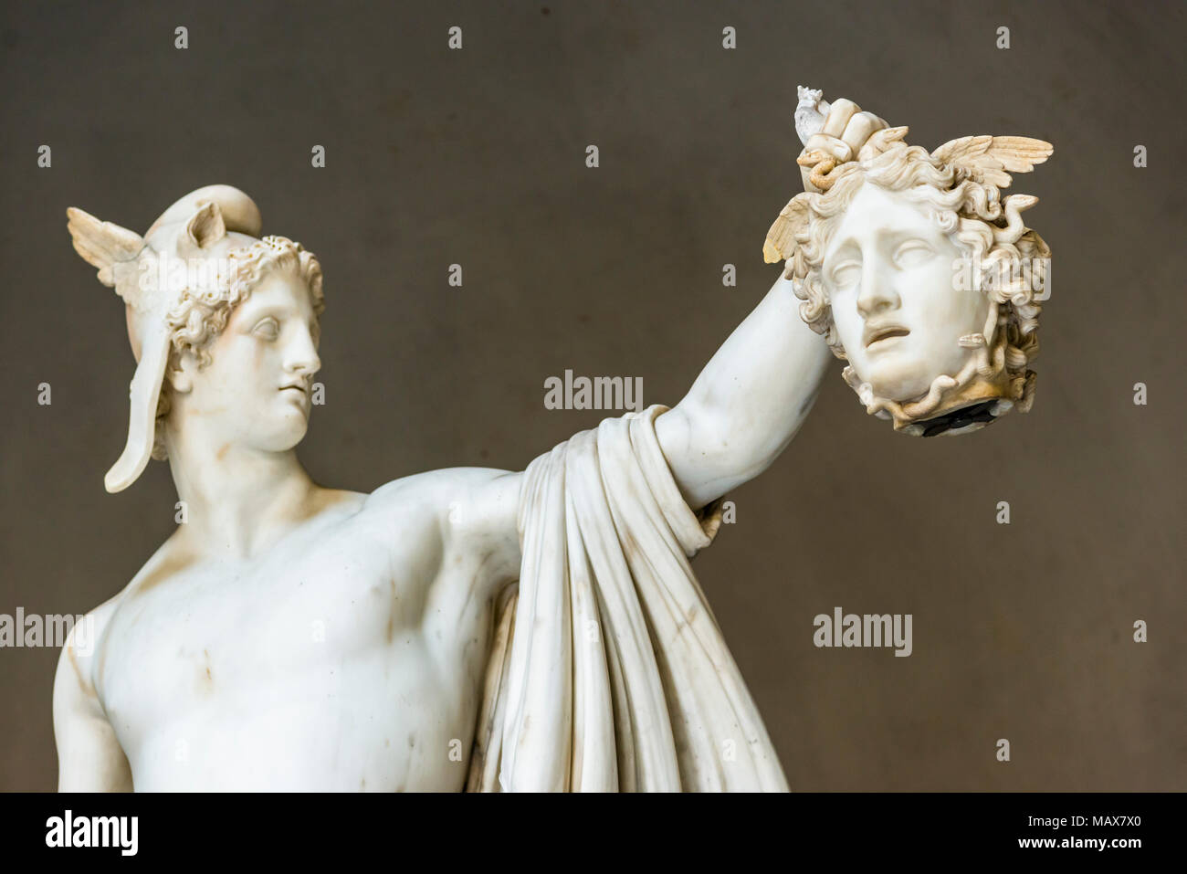 Statue des Perseus mit dem Haupt der Medusa von Antonio Canova, Ca. 1800. Achteckigen Innenhof, Vatikanische Museen, Rom, Latium, Italien. Stockfoto