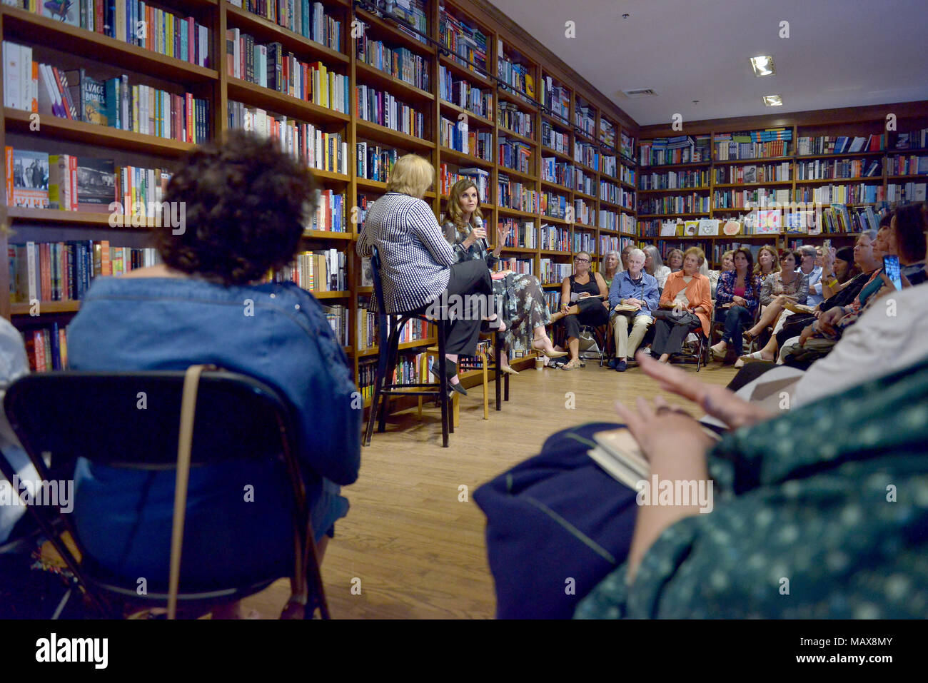 Maria Shriver zeichen Kopien von ihr neues Buch "Ich Habe: Reflexionen, Gebete und Meditationen für ein sinnvolles Leben' Bücher & Bücher Mit: Maria Shriver Wo: Coral Gables, Florida, United States Wenn: 03 Mar 2018 Credit: JLN Fotografie/WENN.com Stockfoto