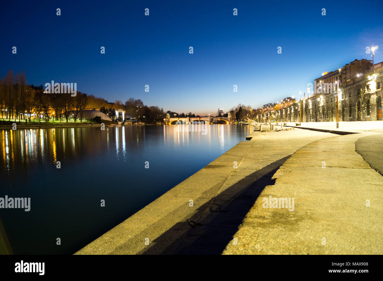 Brücke, Panorama von Turin bei Sonnenuntergang Stockfoto