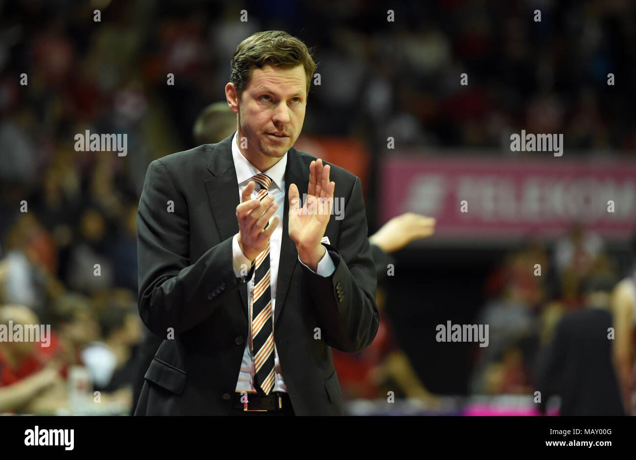 München, Deutschland. 04 Apr, 2018. 04 April 2018, Deutschland, München: Basketball, Bundesliga, FC Bayern München vs. Ratiopharm Ulm. Der Ulmer Trainer Thorsten Leibenath. Credit: Andreas Gebert/dpa/Alamy leben Nachrichten Stockfoto