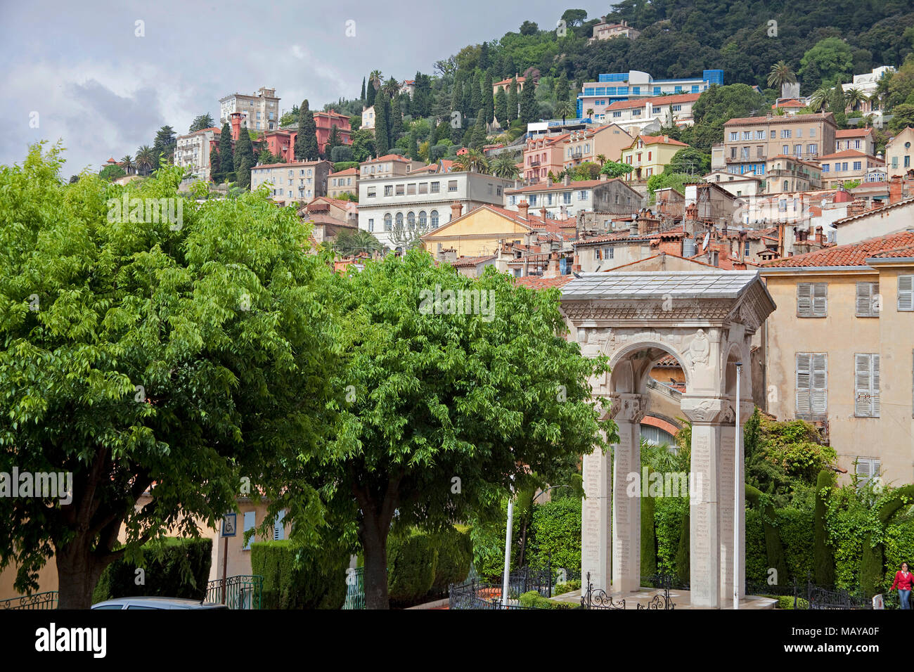 Grassois Aux Morts Pour la France, Krieg Denkmal an der Kathedrale Notre-Dame du Puy, Altstadt von Grasse, Alpes-de-Haute-Provence, Südfrankreich, Frankreich, Europa Stockfoto