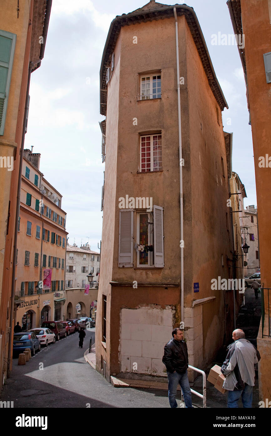 Schmale Haus in der Altstadt von Grasse, Alpes-de-Haute-Provence, Südfrankreich, Frankreich, Europa Stockfoto