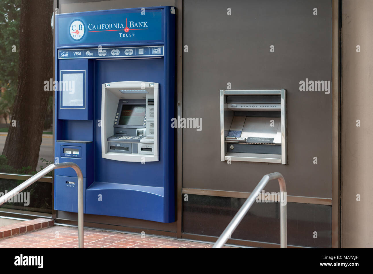 Kalifornien Bank Trust Bargeld und Einlagen der Maschinen, Los Angeles Stockfoto