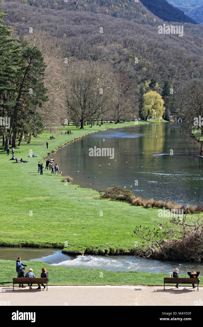 Bresson, Frankreich, 31. März 2018: Der Schlosspark ist der beliebteste Standort in der Isere Region und ein historisches Denkmal seit 1991. Das Design des p Stockfoto