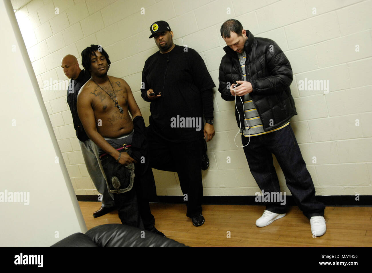 Grosse Haube Boss (l) an für Soulja Boy Tell'Em gesetzt Musik Video am 11. Februar in Los Angeles, Kalifornien 2010. Stockfoto