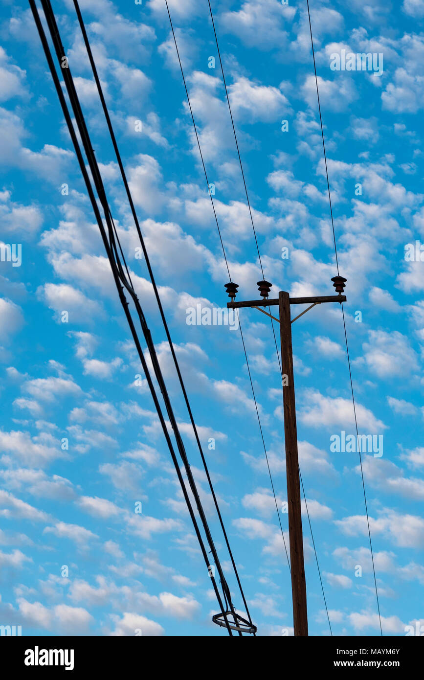 Overhead elektrische Kabel und Pole, Los Angeles Stockfoto