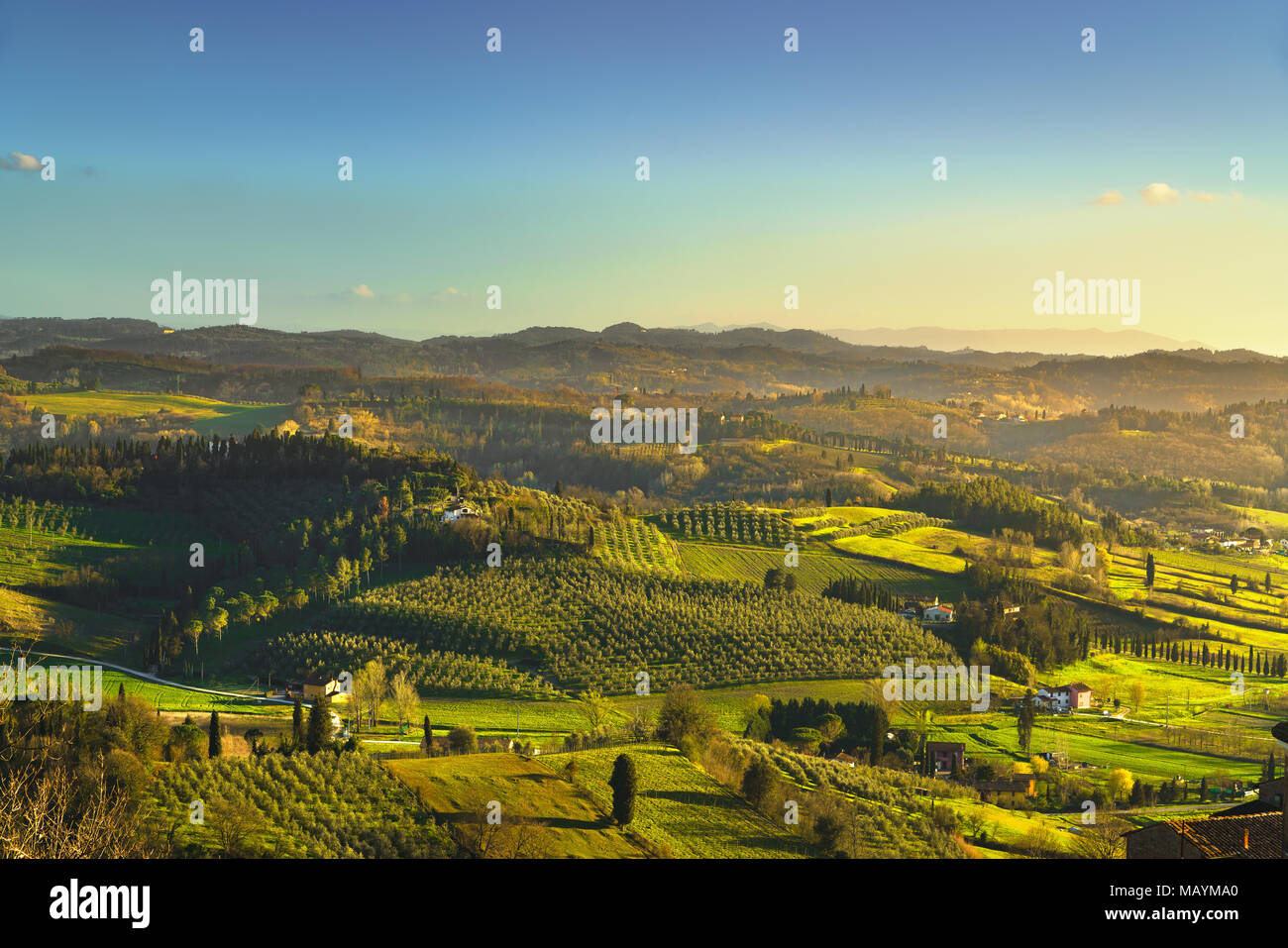 San Miniato Panoramablick über die Landschaft bei Sonnenuntergang. Pilgerweg Via Francigena. Pisa, Toskana Italien Europa. Stockfoto