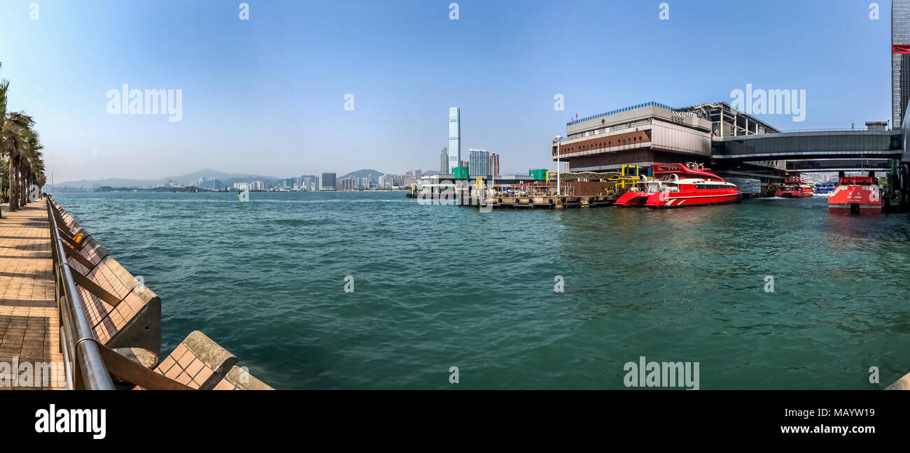 Central, Hong Kong - 23. März 2018: Hongkong - Macau Ferry Terminal am Victoria Harbour. Es ist eine Fähre und Hubschrauberlandeplatz, die Fähre ein Stockfoto